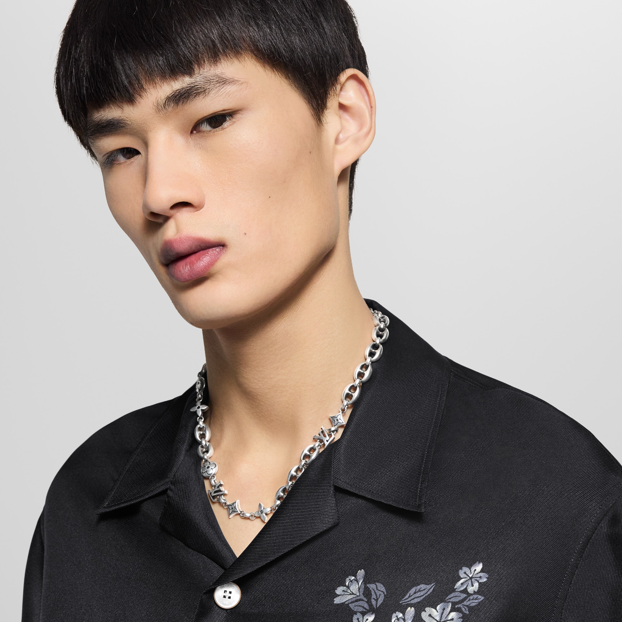 LV Sailor Medium Chain Necklace S00 - Fashion Jewelry | LOUIS VUITTON